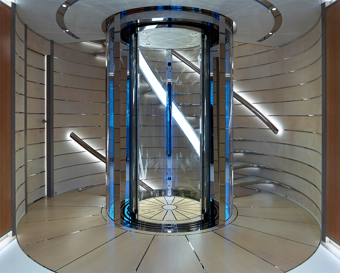 The head-turning interior element is the crystal elevator made with steel, nickel and chrome.