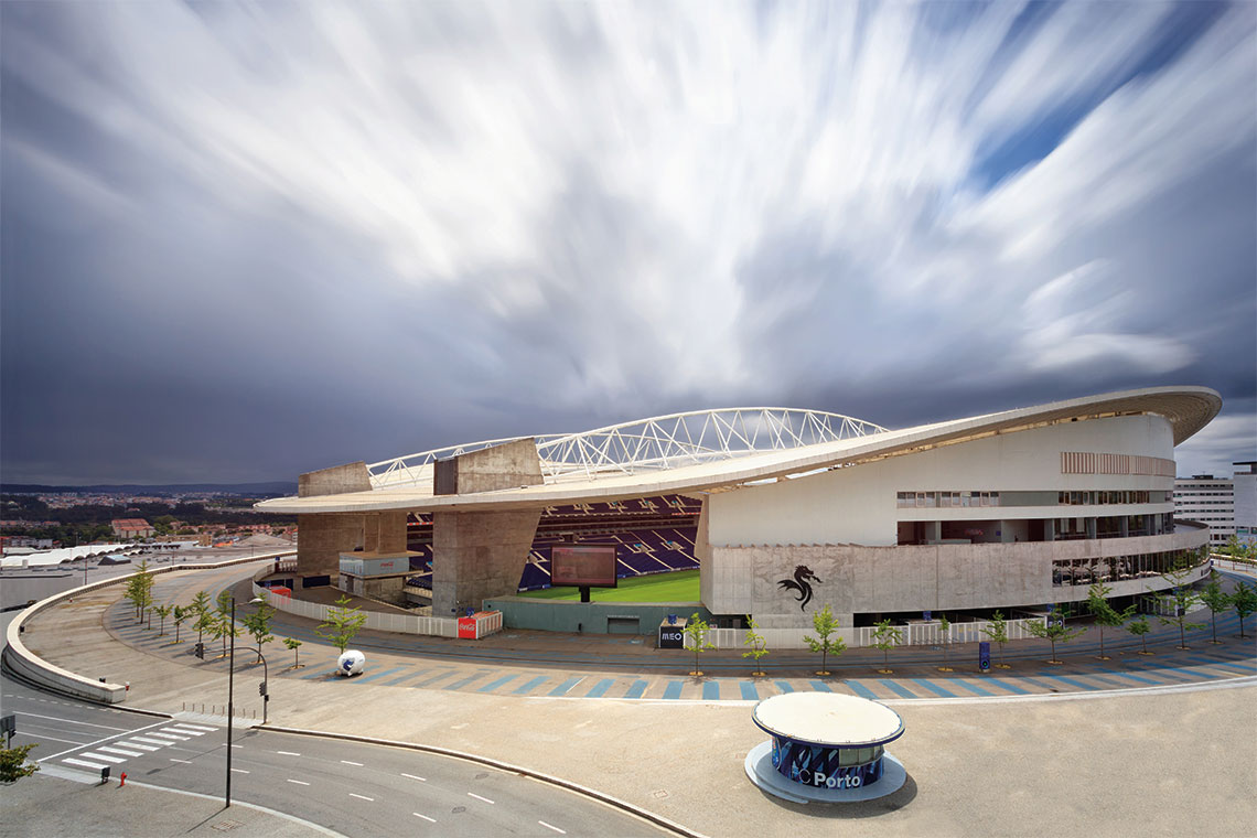 Estadio do Dragao. Photography: Shutterstock / Aroxopt.