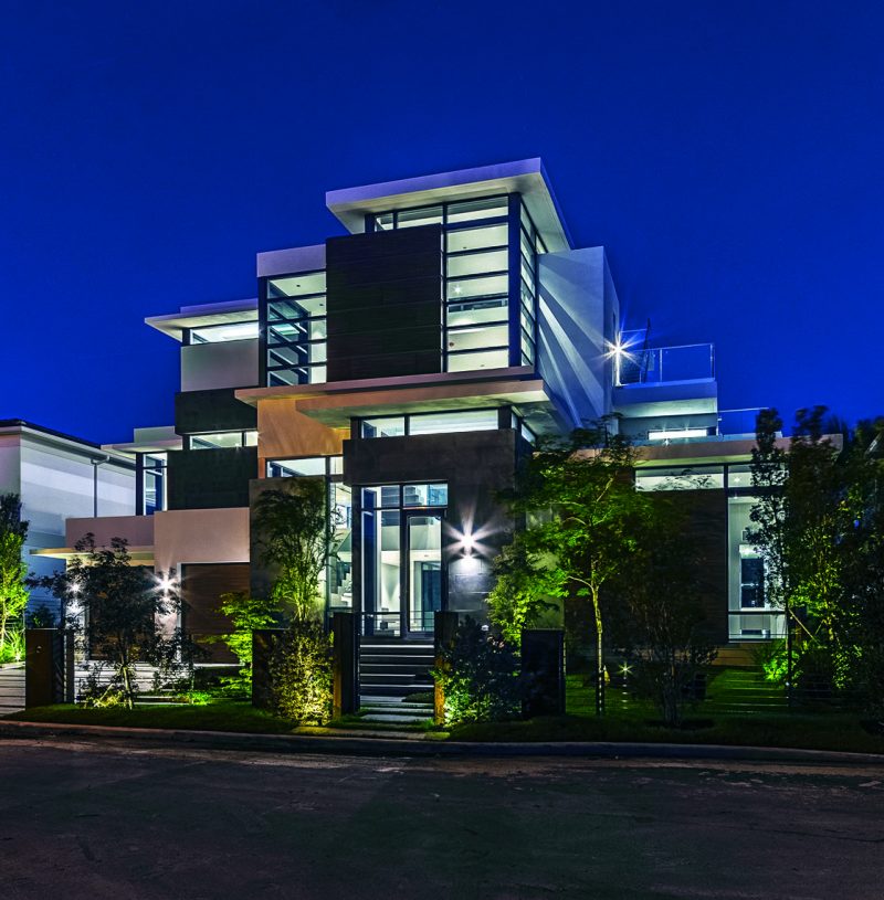 The front driveway and entry feature granite pavers. Photography: Myro Rosky Photography.