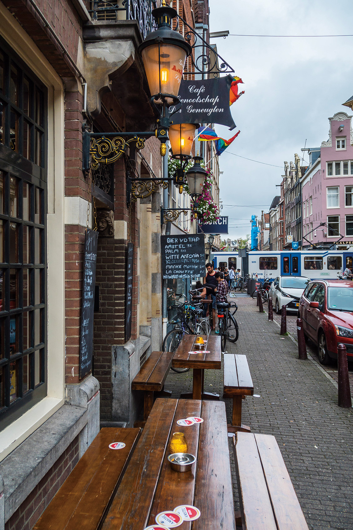 Bars in the streets of Amsterdam.Photography: 4kclips.