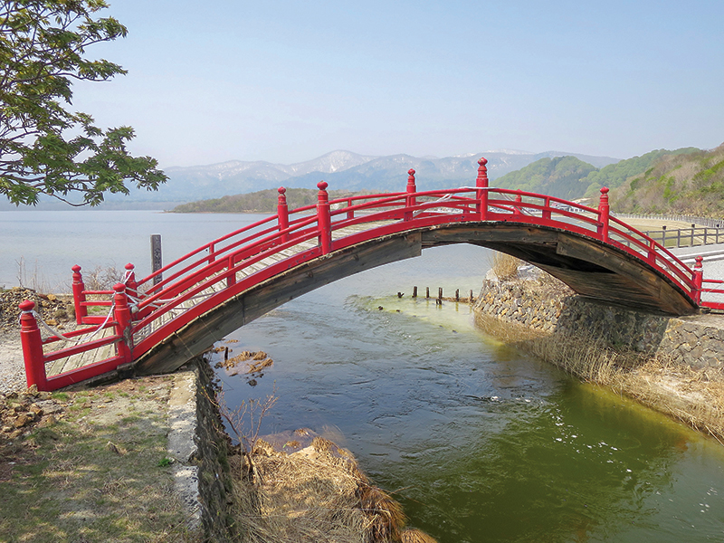 Sanzu Bridge. Photography: Shutterstock / IZZARD.
