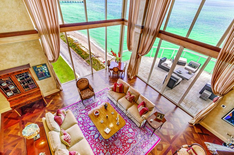 As a corner residence, each room is equipped with a balcony.